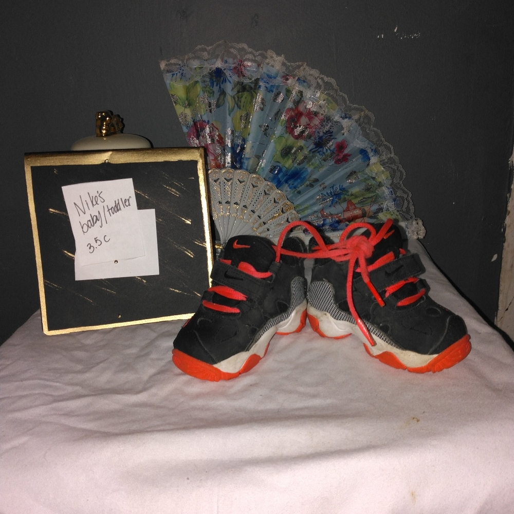 Baby toddler nikes size 3.5c